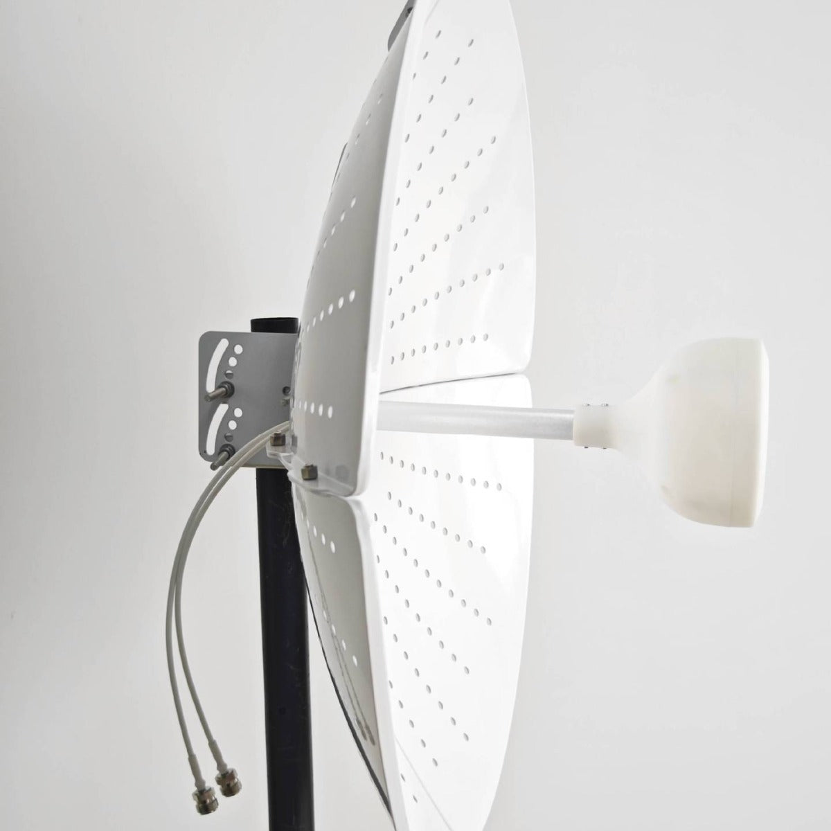 60CM parabolic antenna 1710-4200MHz 22dBi Wifi signal amplifier antenna 4G 5G